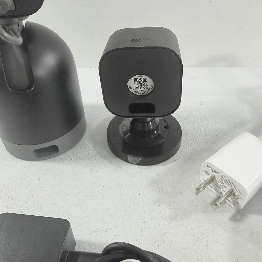 Lot Of 2 BLINK Mini Indoor Plug-in Security Camera & Sync Module 2 REGISTERED - Picture 5 of 8